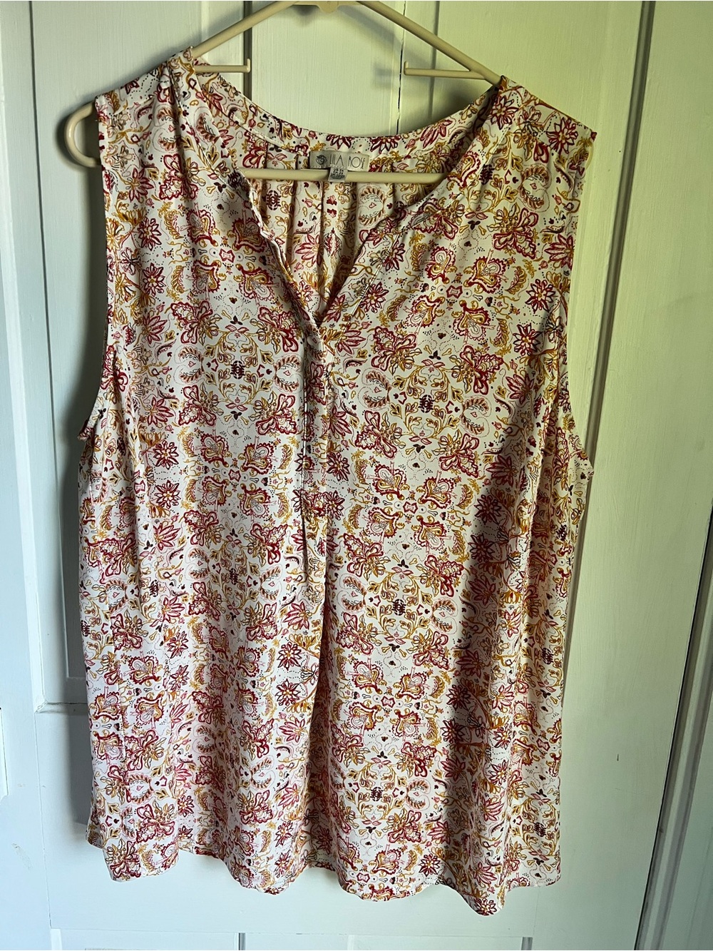 Lila Rose Women’s Ivory Sleeveless V-Neck Blouse with Red & Gold Floral size 2XL